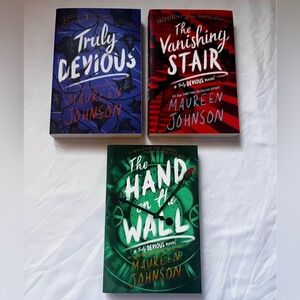 Book Series - Truly Devious - Maureen Johnson books 1-3